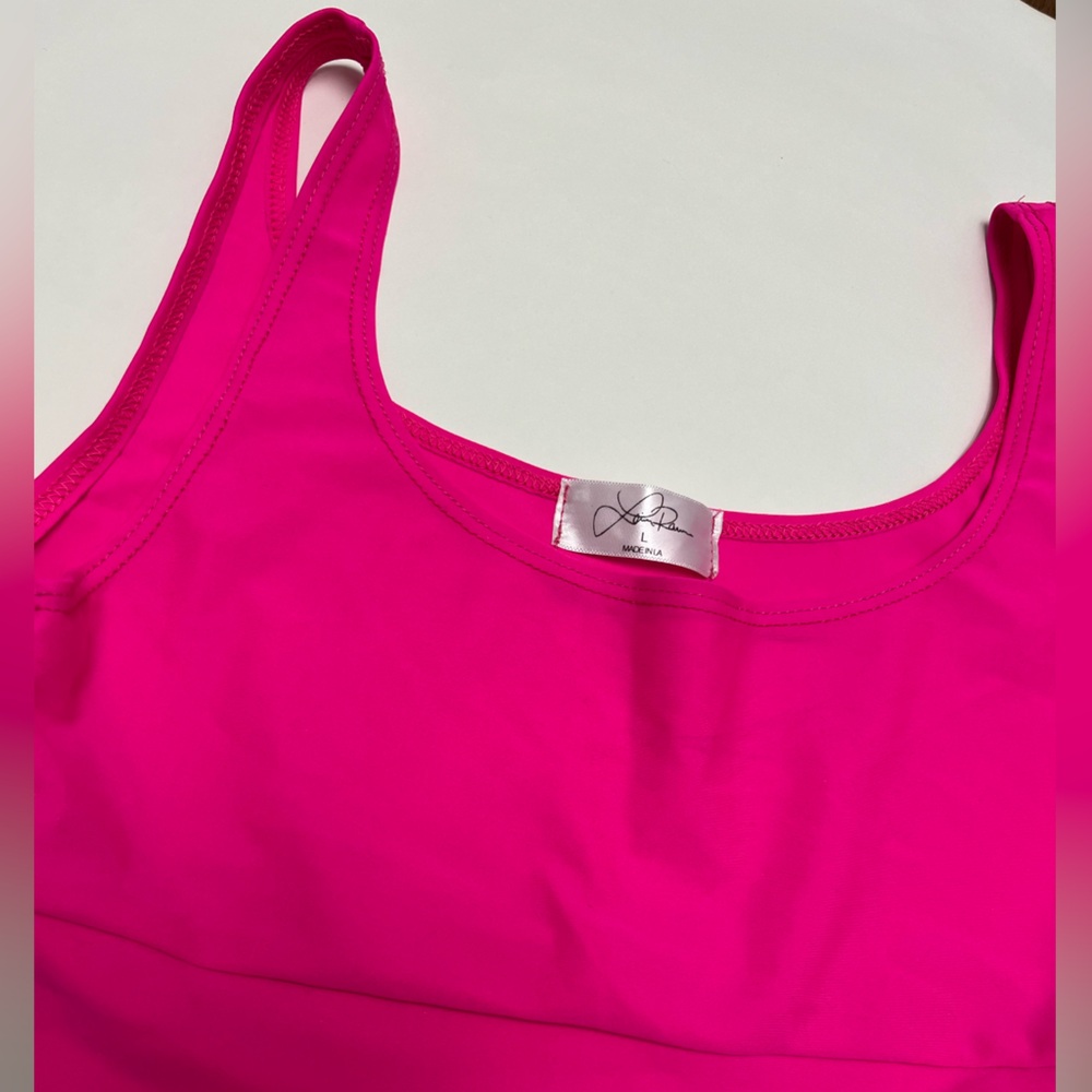NWOT โ๏ธ๐โ๏ธ Laina Rauma hot pink High Jump biKini top - Picture 12 of 17